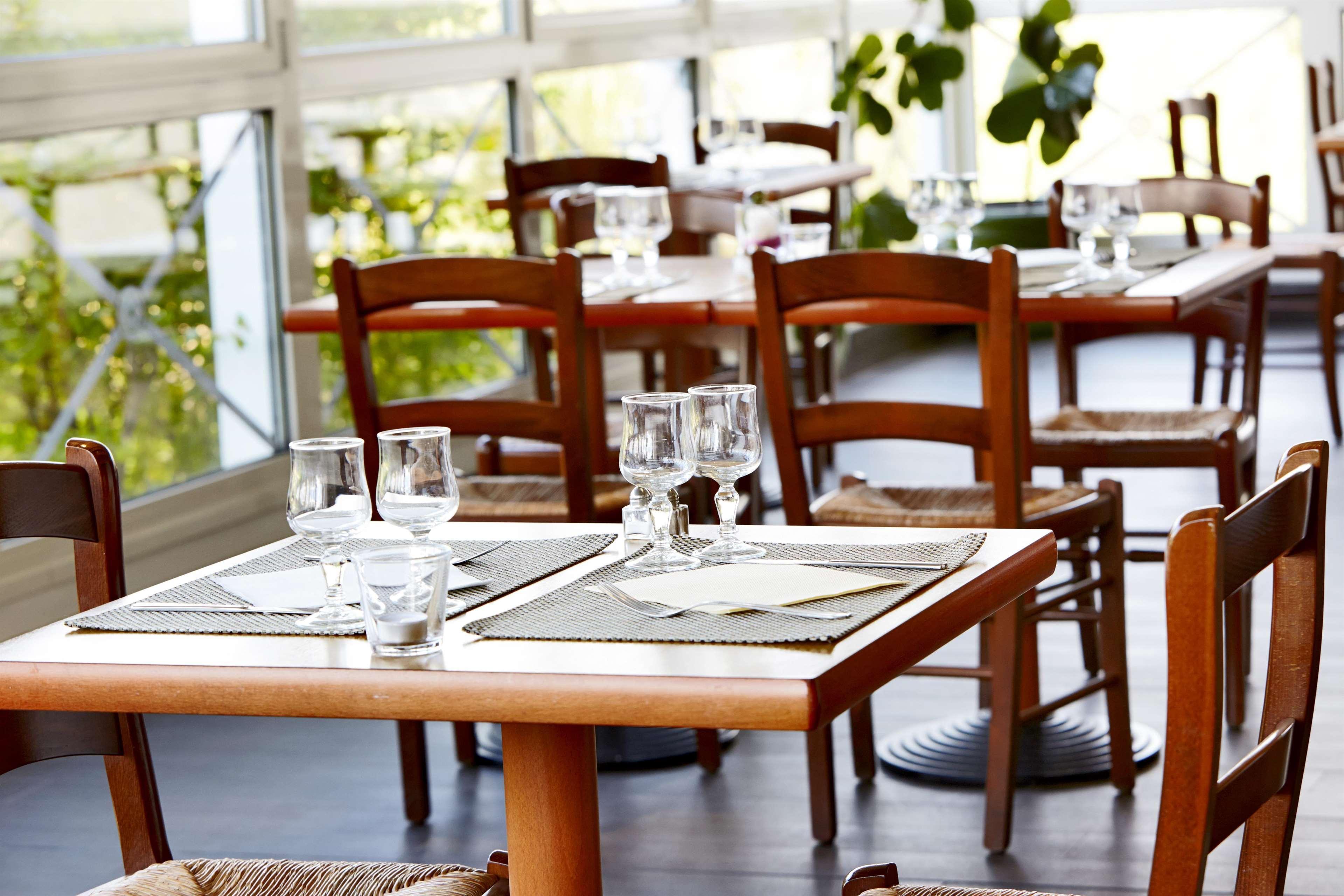 Hotel Restaurant Kyriad 3*